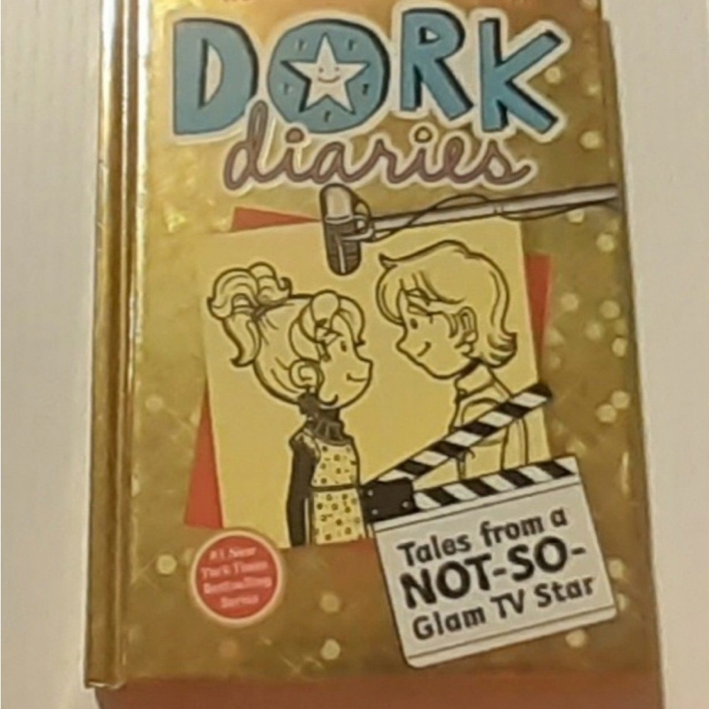 Dork Diaries 7: Tales from a Not-So-Glam TV Star